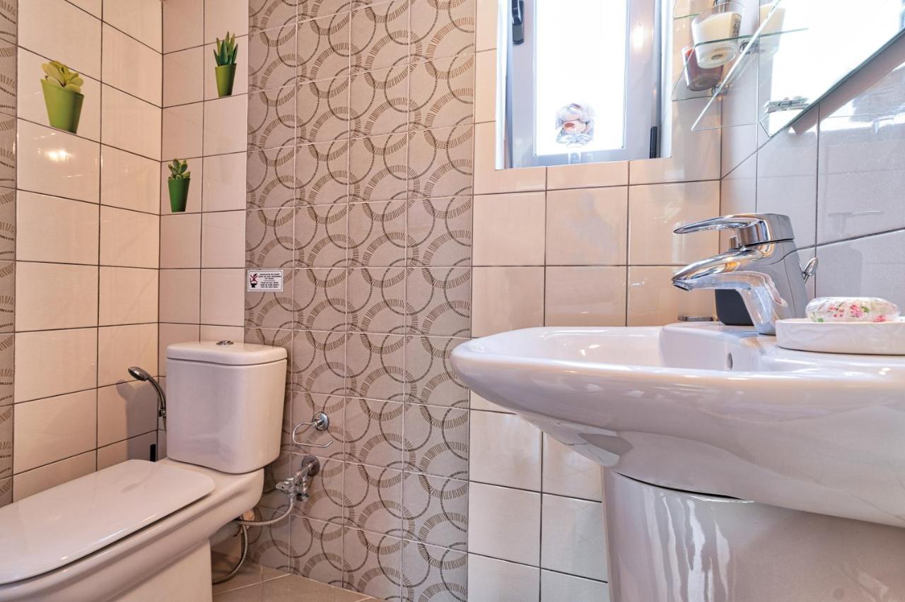 Elegant New Maisonette Near The Sea Aegina Экстерьер фото